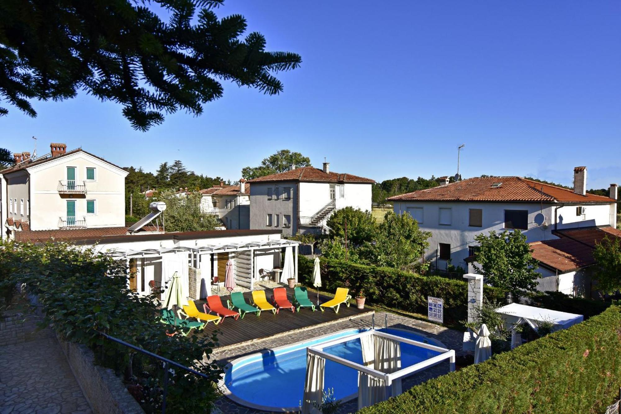 Nika 5 In Der Residenz Mit Pool Und Whirlpool In Strandnaehe *