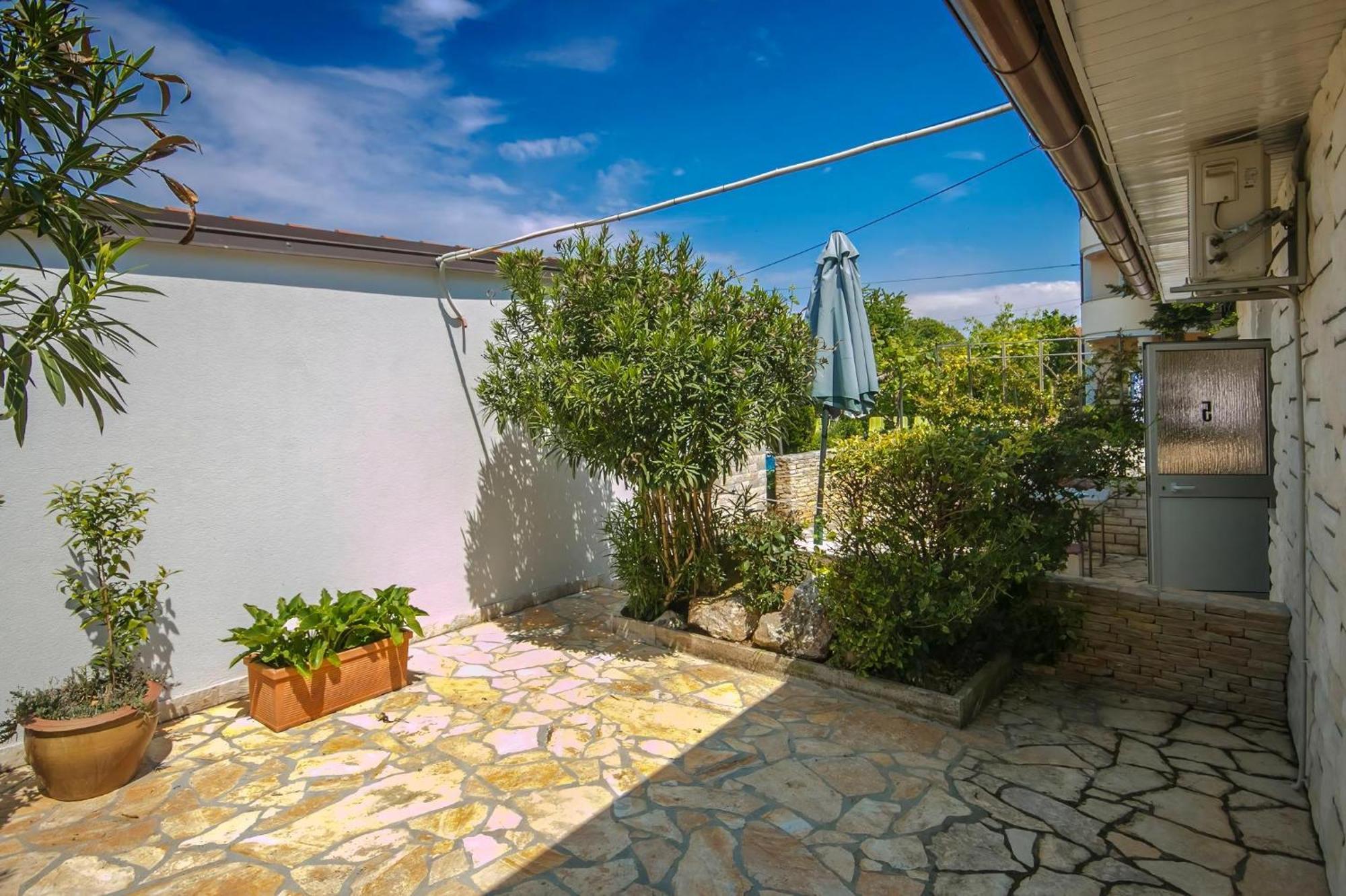 Apartmán Nika 5 In Der Residenz Mit Pool Und Whirlpool In Strandnaehe