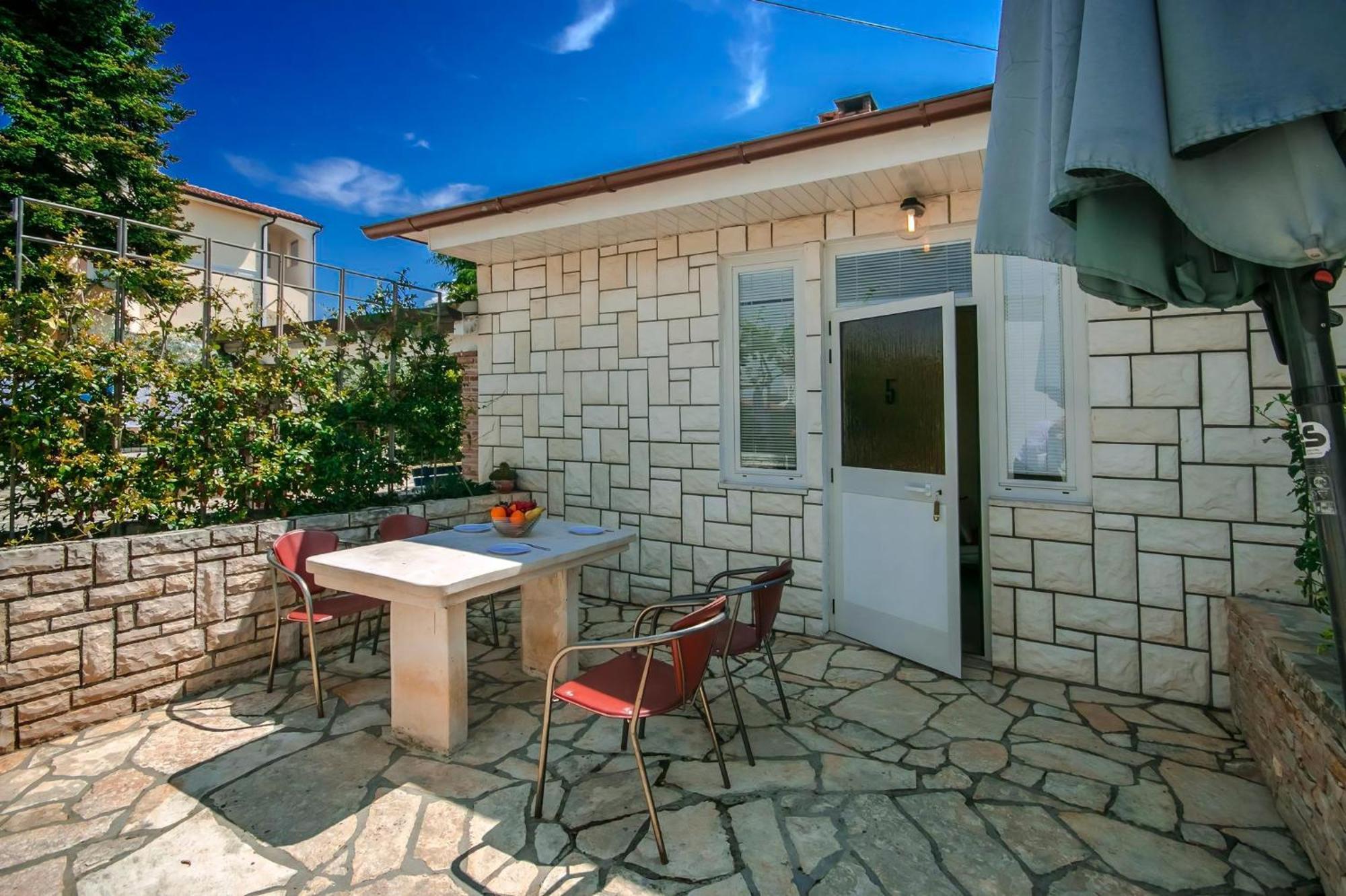 Nika 5 In Der Residenz Mit Pool Und Whirlpool In Strandnaehe Apartmán *